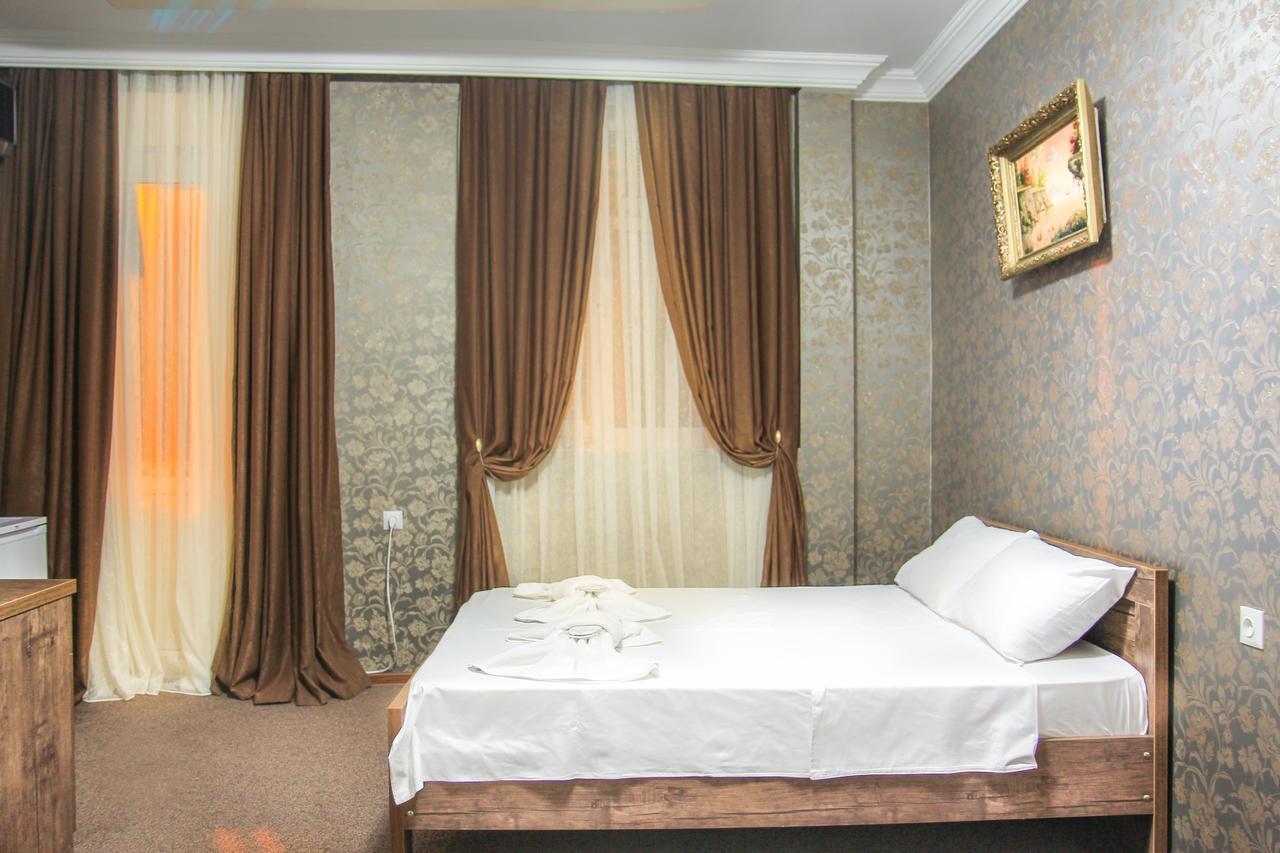 New Palace Shardeni Tbilisi Ngoại thất bức ảnh